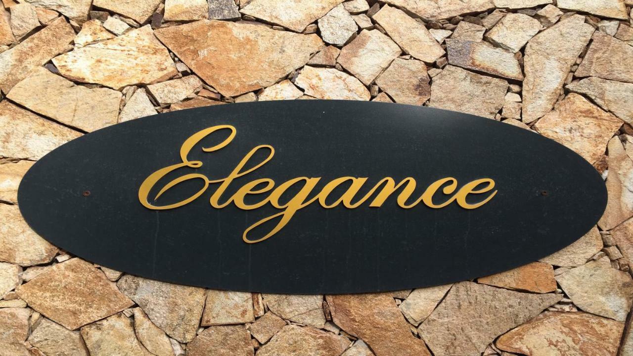Residence Elegance Ville Ed Appartamenti A Porto Pino Exterior photo