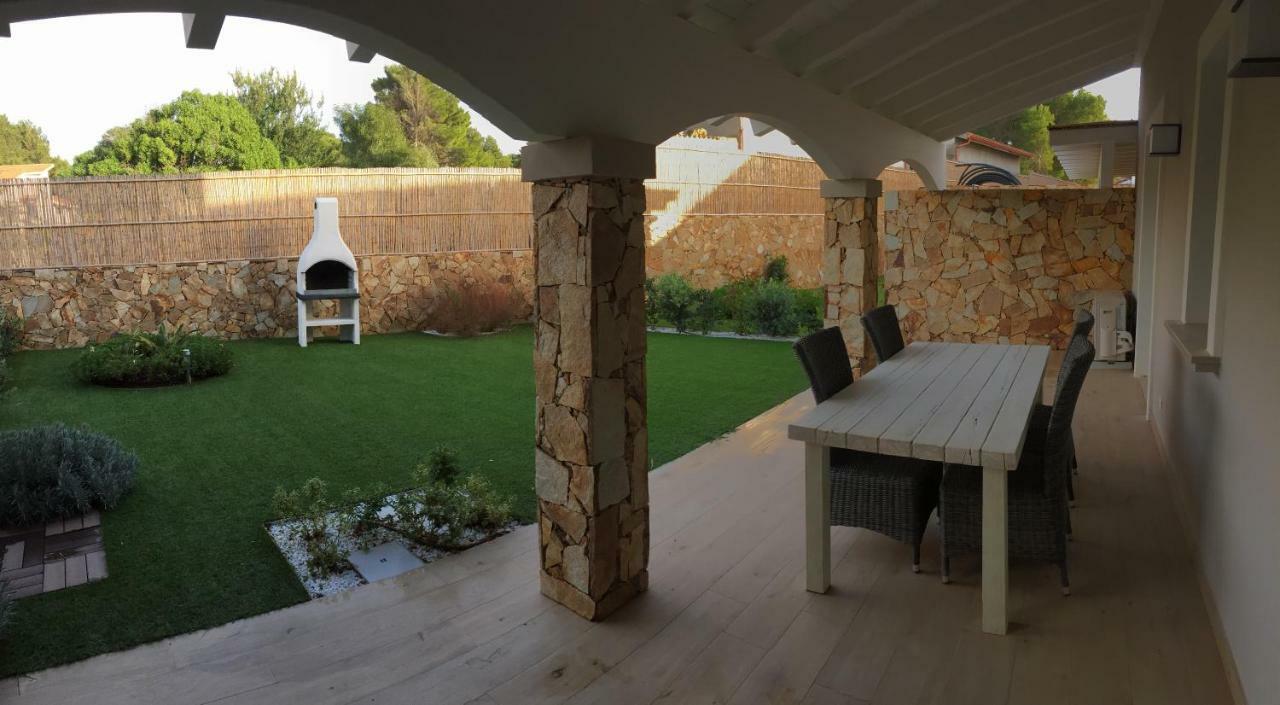 Residence Elegance Ville Ed Appartamenti A Porto Pino Exterior photo